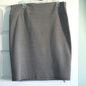Black & white pencil skirt